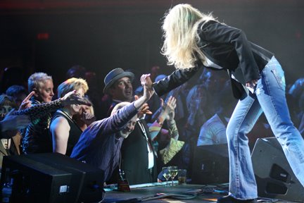 Rock and Roll Hall Of Fame - Kim Carnes.